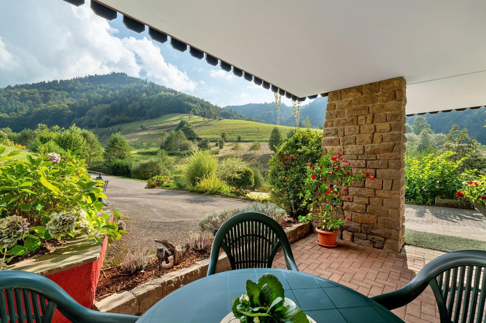 Haus Schindler Apartment Ottenhofen im Schwarzwald Luaran gambar