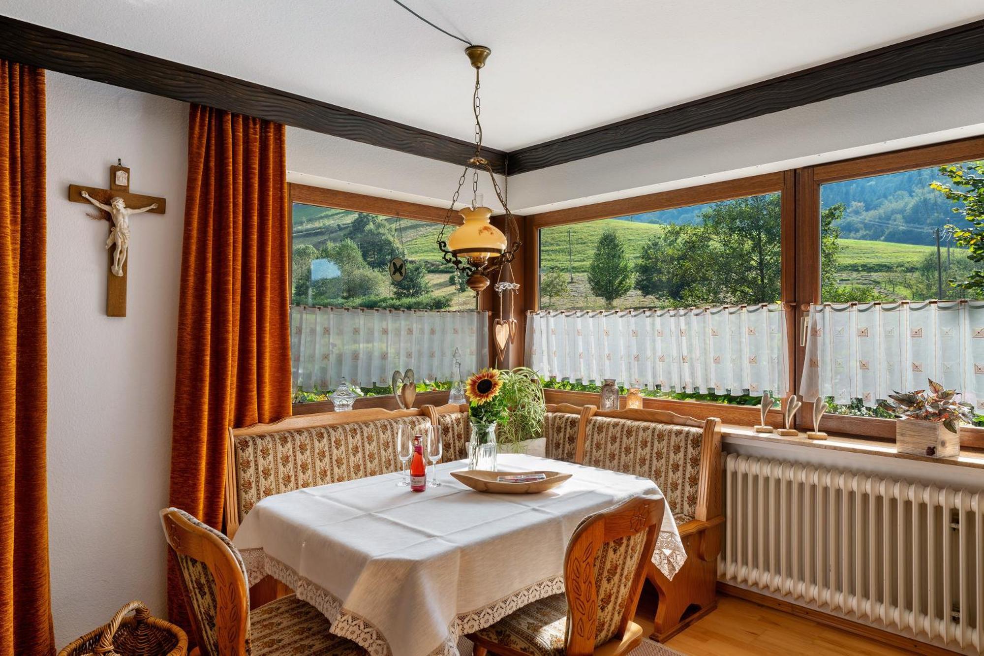 Haus Schindler Apartment Ottenhofen im Schwarzwald Luaran gambar