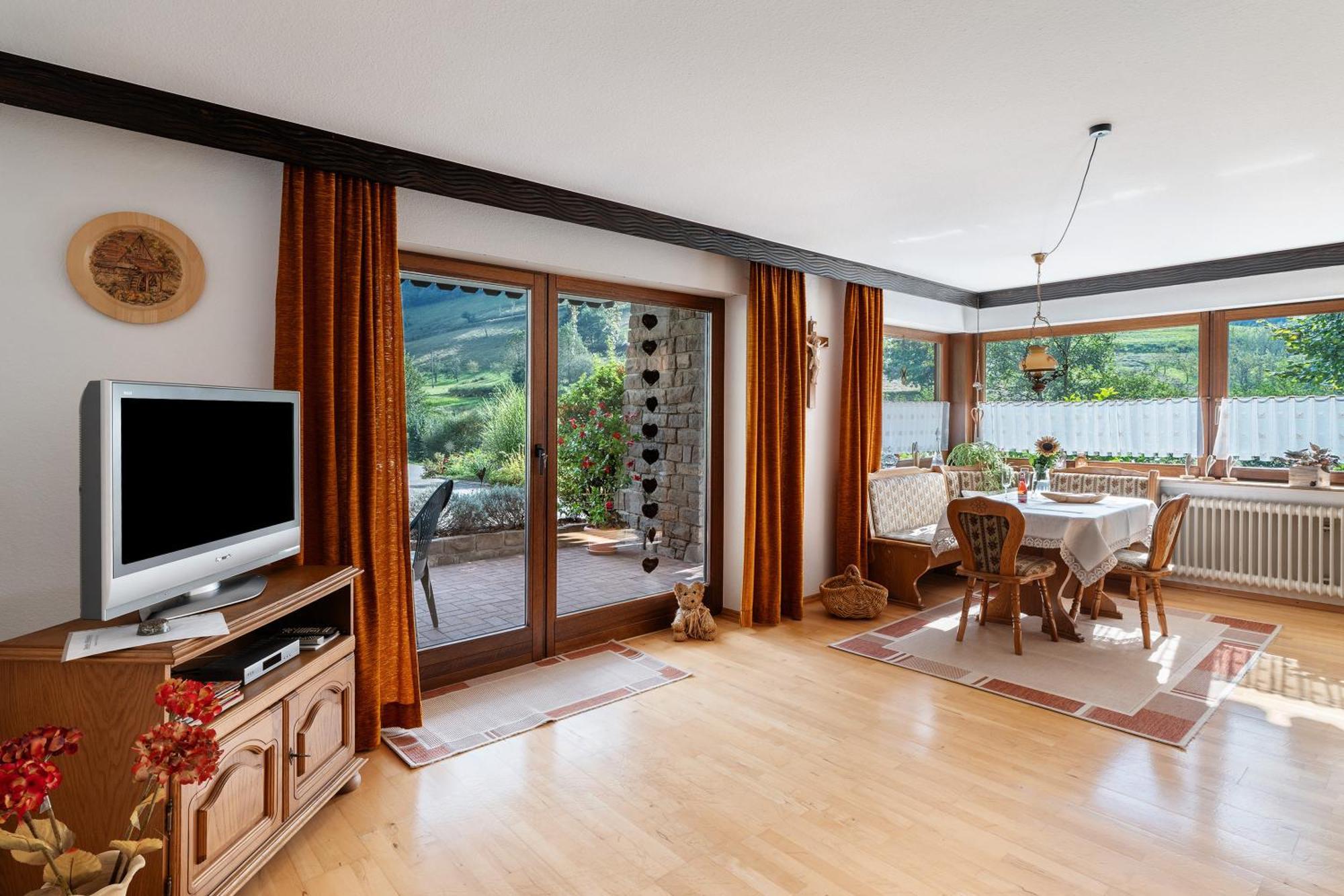 Haus Schindler Apartment Ottenhofen im Schwarzwald Luaran gambar